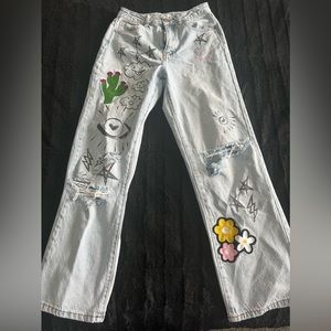 Distressed Doodle Graphic 90s-Fit Jeans